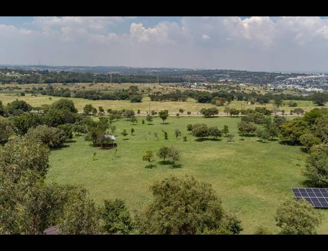 LAND FOR SALE IN KYALAMI AH